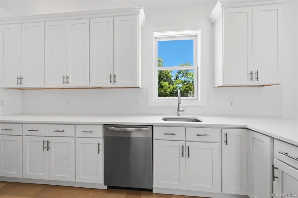 19 Montauk Highway #9 Westhampton, NY 11977