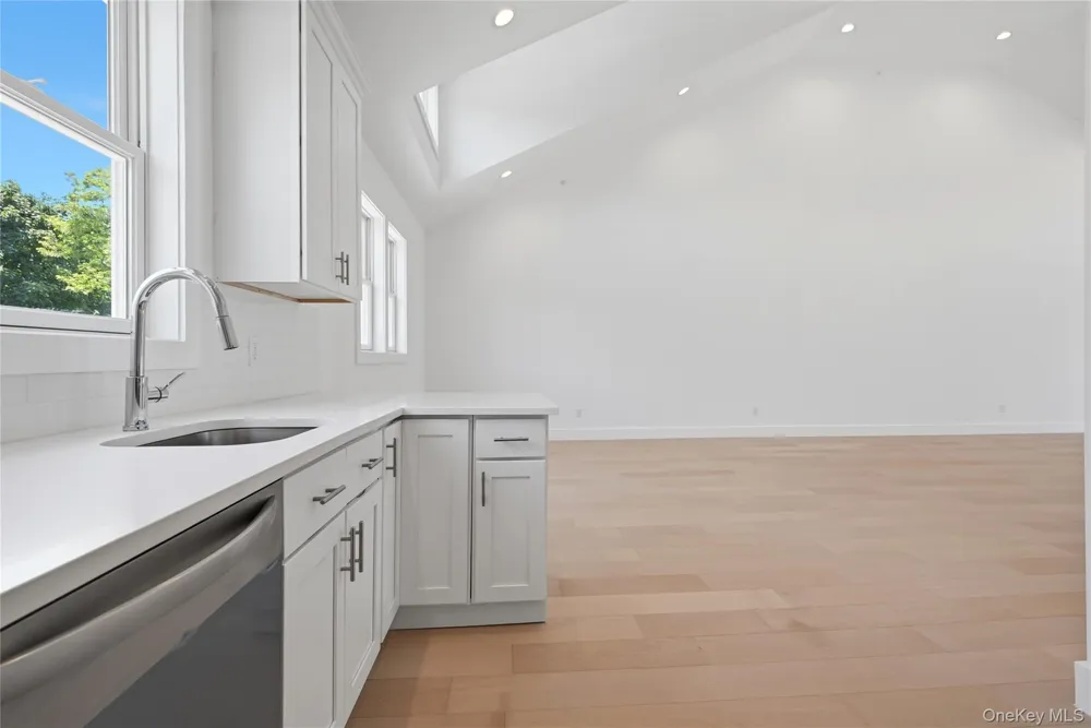 19 Montauk Highway #9 Westhampton, NY 11977