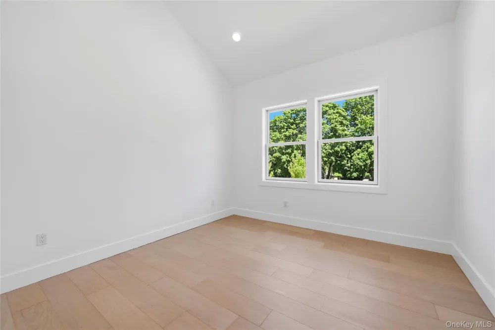 19 Montauk Highway #9 Westhampton, NY 11977