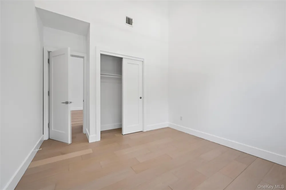 19 Montauk Highway #9 Westhampton, NY 11977