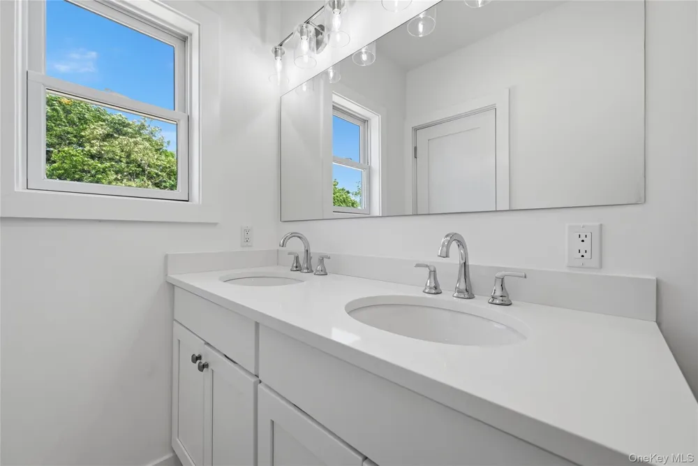 19 Montauk Highway #9 Westhampton, NY 11977