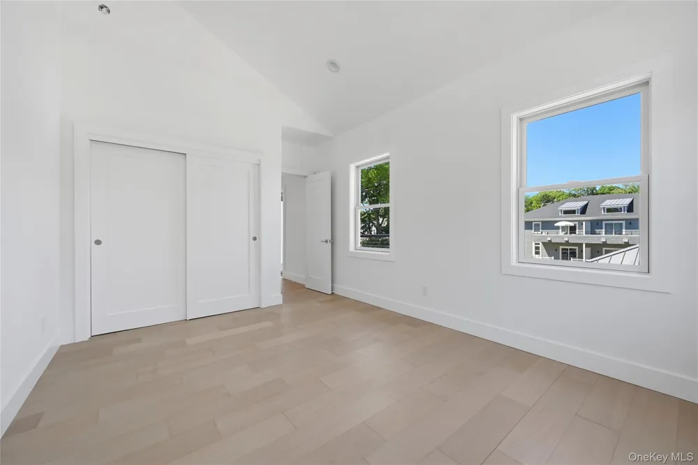 19 Montauk Highway #9 Westhampton, NY 11977