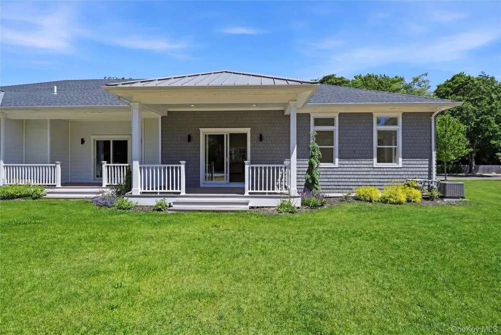 19 Montauk Highway #7 Westhampton, NY 11977