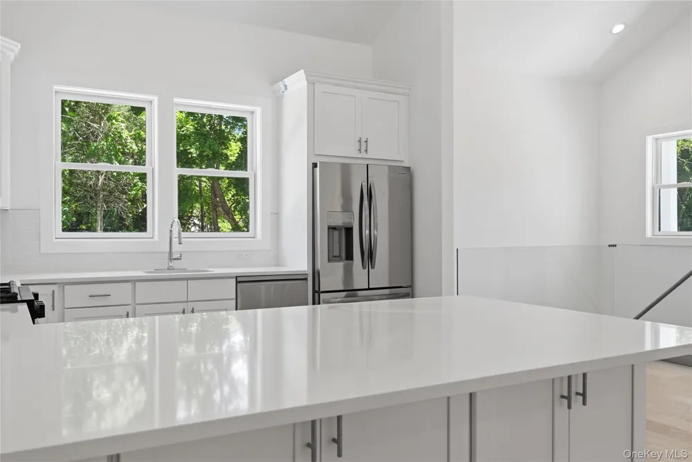19 Montauk Highway #7 Westhampton, NY 11977
