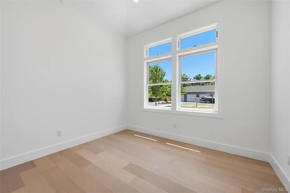 19 Montauk Highway #7 Westhampton, NY 11977