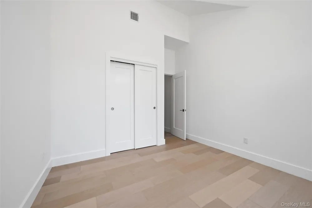 19 Montauk Highway #7 Westhampton, NY 11977