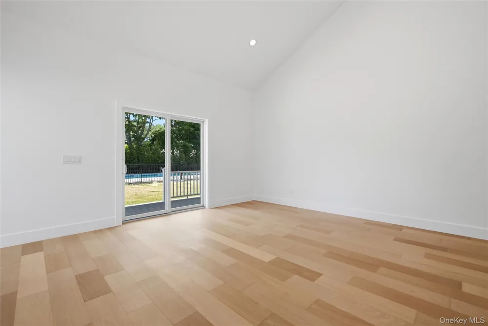 19 Montauk Highway #7 Westhampton, NY 11977