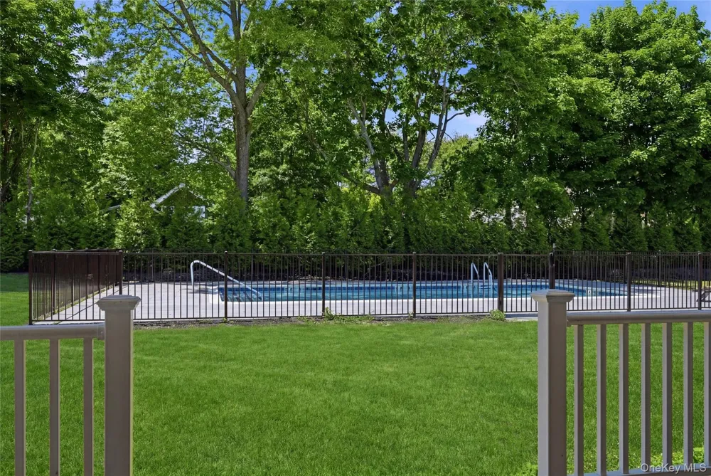 19 Montauk Highway #7 Westhampton, NY 11977
