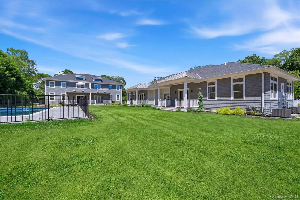19 Montauk Highway #7 Westhampton, NY 11977