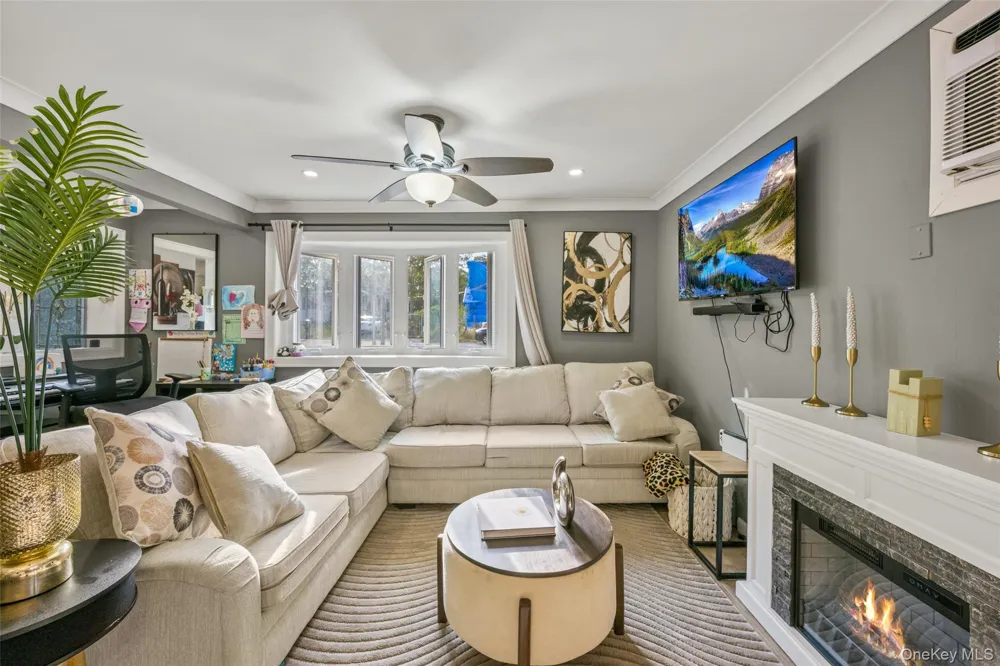 87 Biltmore Drive Mastic Beach, NY 11951