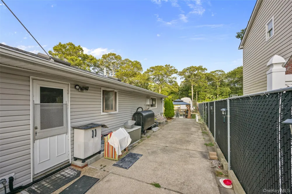 87 Biltmore Drive Mastic Beach, NY 11951