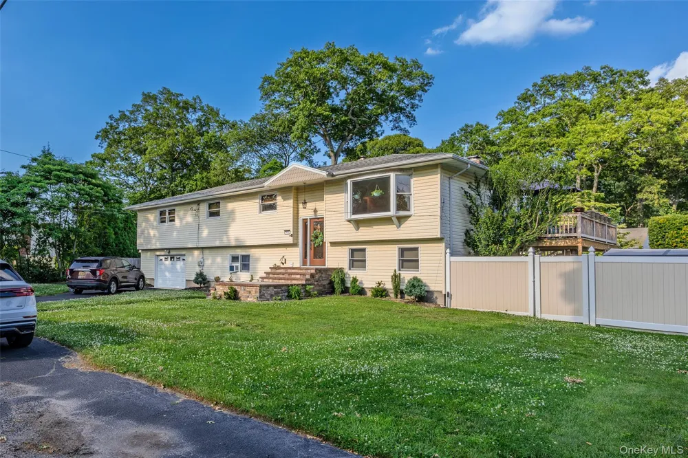 111 Brunswick Road Lake Ronkonkoma, NY 11779