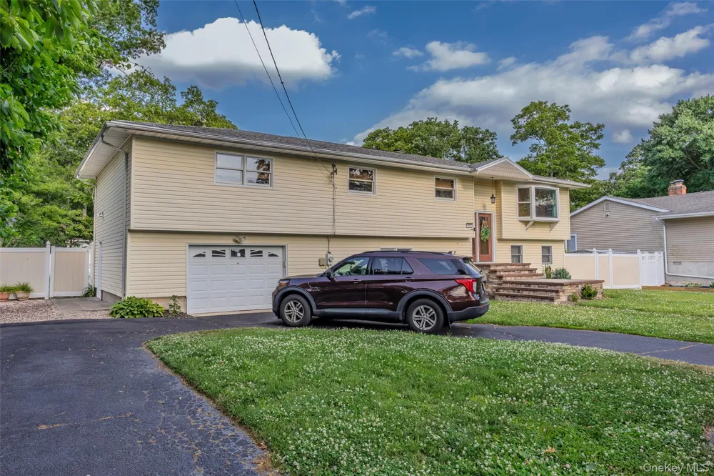 111 Brunswick Road Lake Ronkonkoma, NY 11779