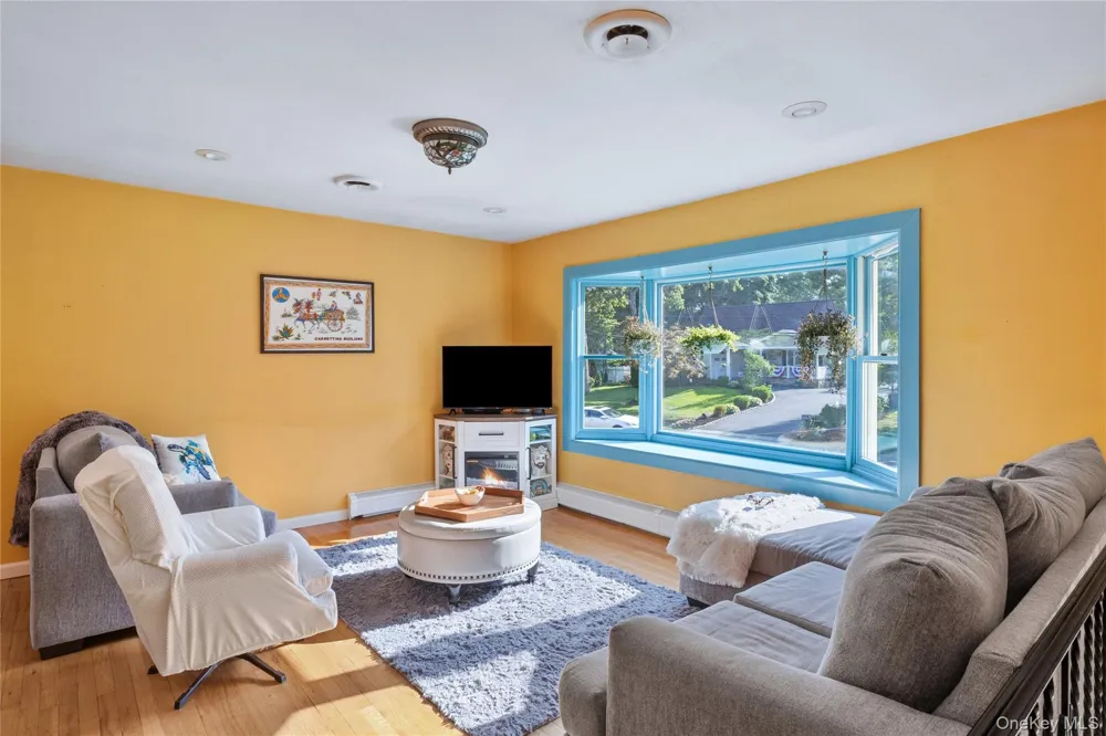 111 Brunswick Road Lake Ronkonkoma, NY 11779