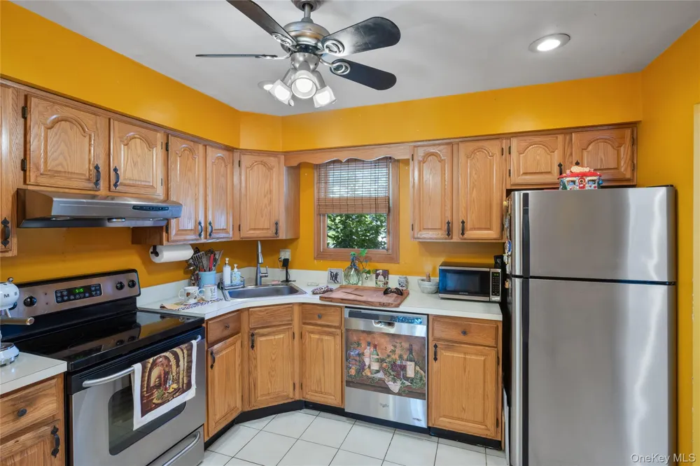 111 Brunswick Road Lake Ronkonkoma, NY 11779