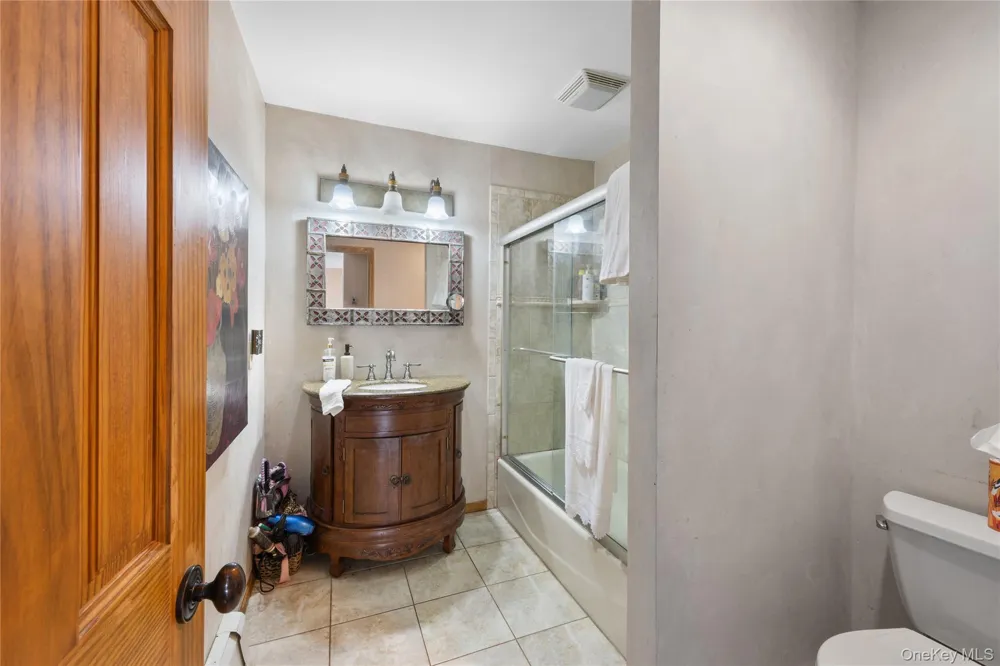 111 Brunswick Road Lake Ronkonkoma, NY 11779