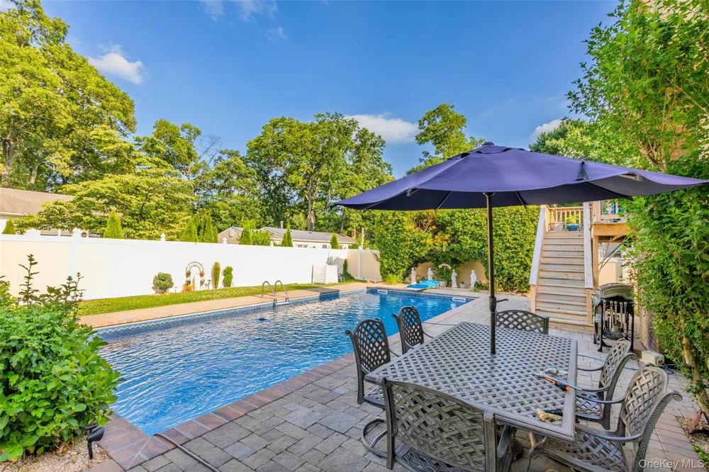 111 Brunswick Road Lake Ronkonkoma, NY 11779