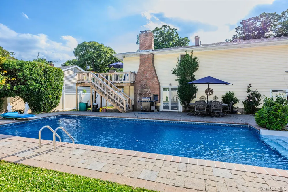 111 Brunswick Road Lake Ronkonkoma, NY 11779