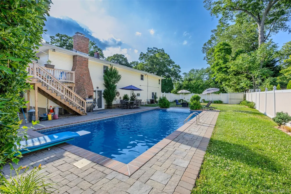 111 Brunswick Road Lake Ronkonkoma, NY 11779