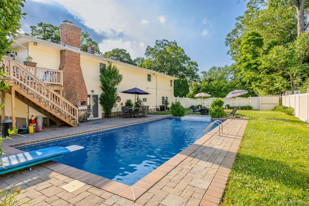 111 Brunswick Road Lake Ronkonkoma, NY 11779