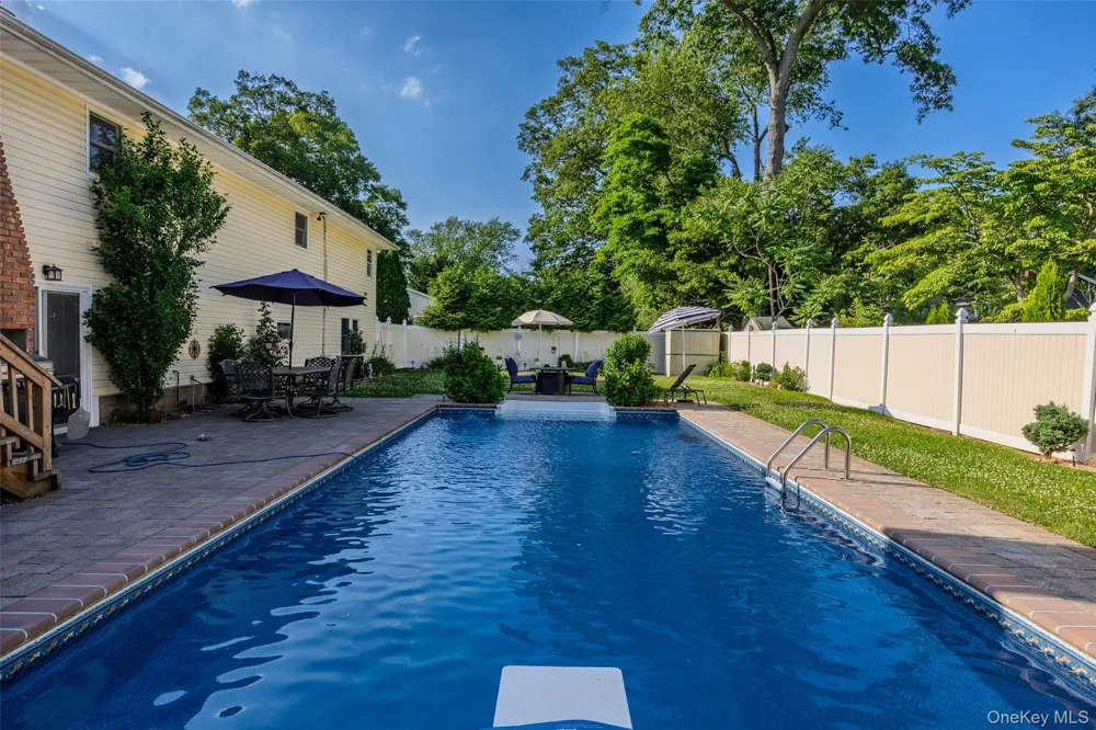 111 Brunswick Road Lake Ronkonkoma, NY 11779
