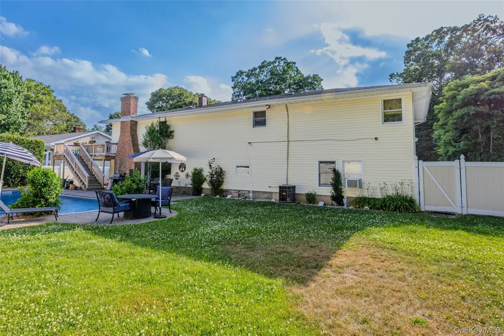 111 Brunswick Road Lake Ronkonkoma, NY 11779