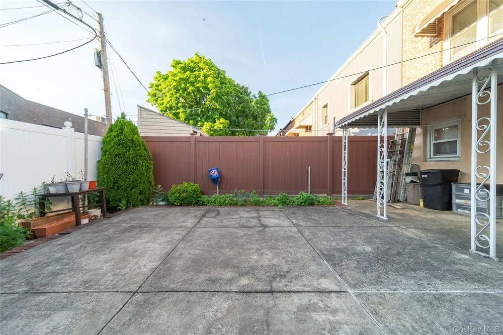 53-74 62nd Street Maspeth, NY 11378