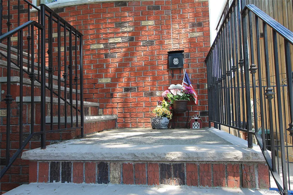 72-19 66th Road Middle Village, NY 11379