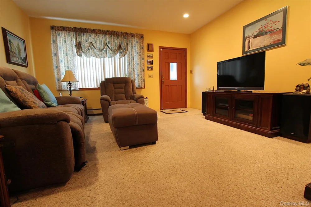 72-19 66th Road Middle Village, NY 11379