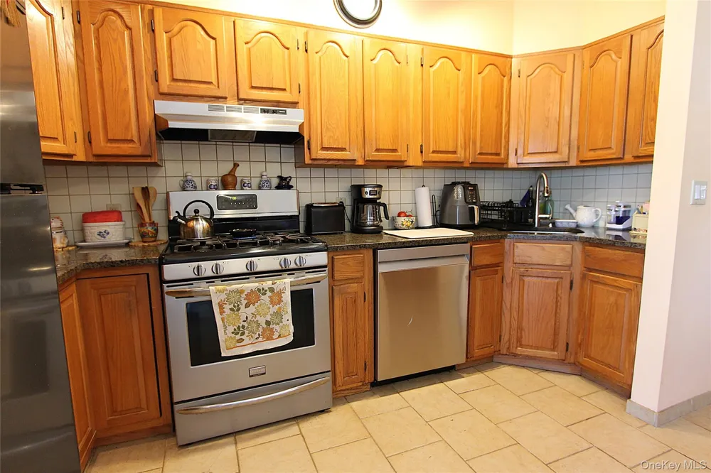 72-19 66th Road Middle Village, NY 11379