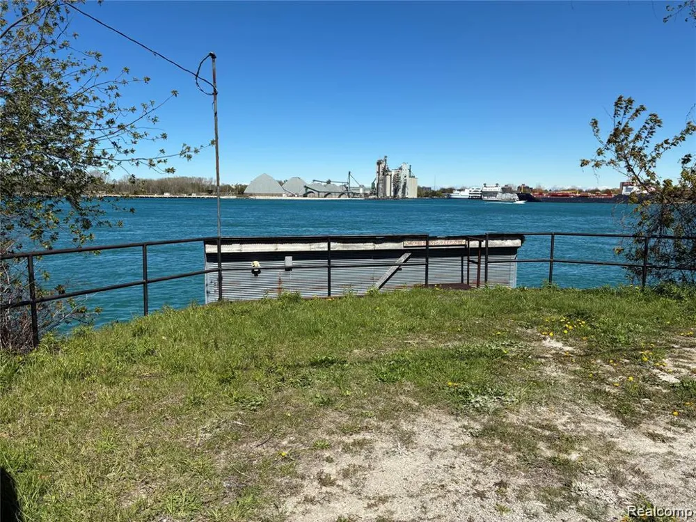 804 Merchant Street Port Huron City, MI 48060