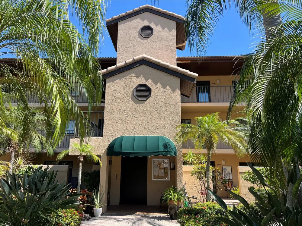 5555 ASHTON LAKE DRIVE #5555 Sarasota, FL 34231