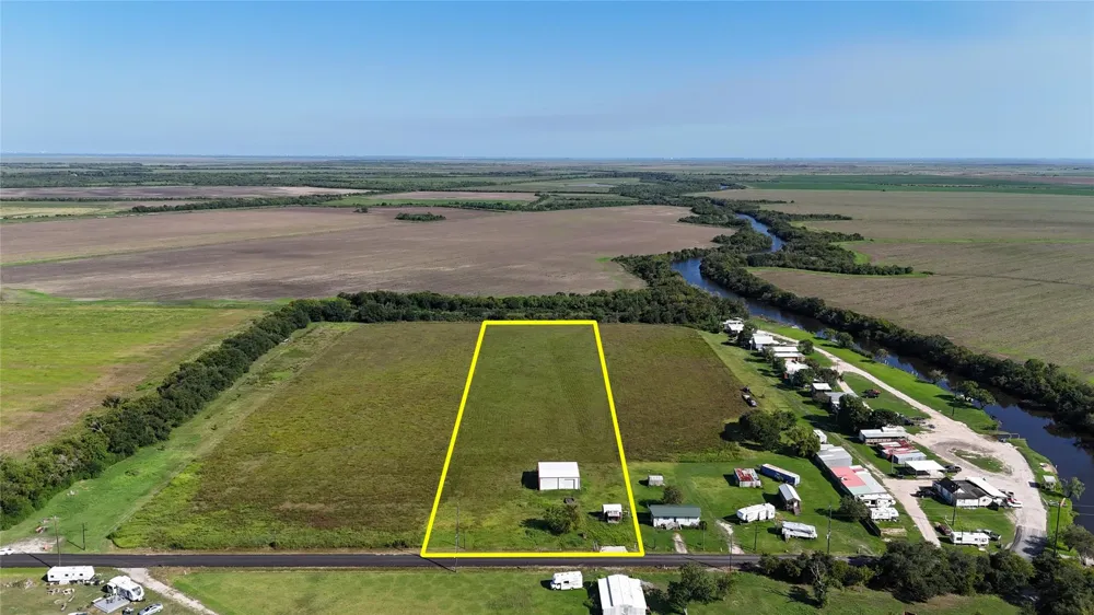 11705 Landrum Road Santa Fe, TX 77510