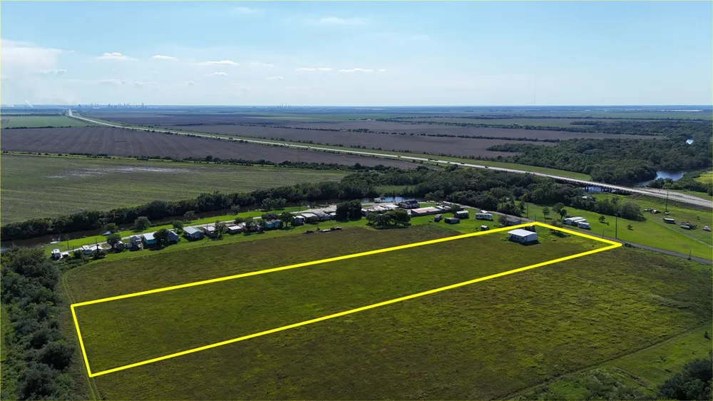 11705 Landrum Road Santa Fe, TX 77510