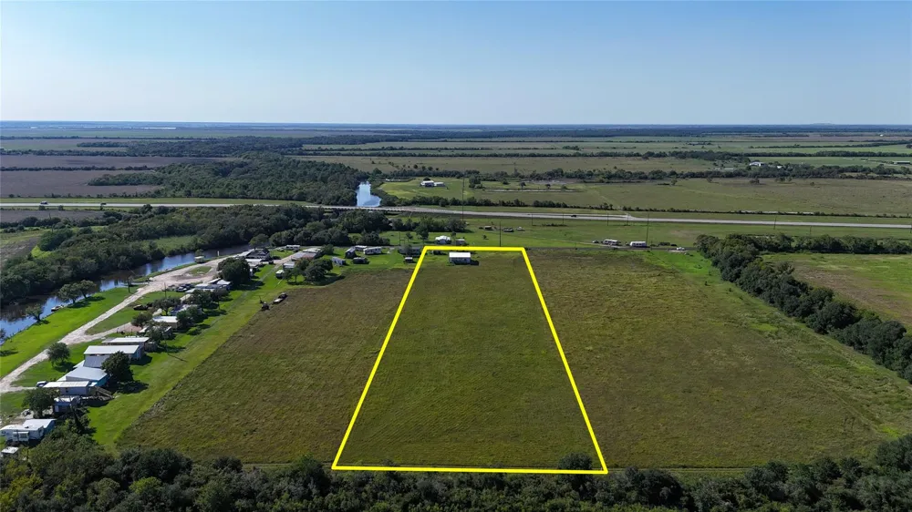 11705 Landrum Road Santa Fe, TX 77510