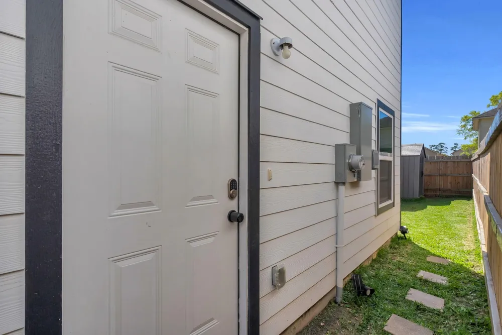 8124 Sterlingshire Street #A and B Houston, TX 77078