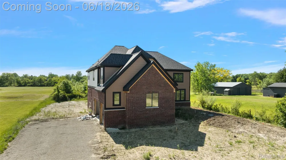 60637 Schoenherr Road Road Washington Township, MI 48094