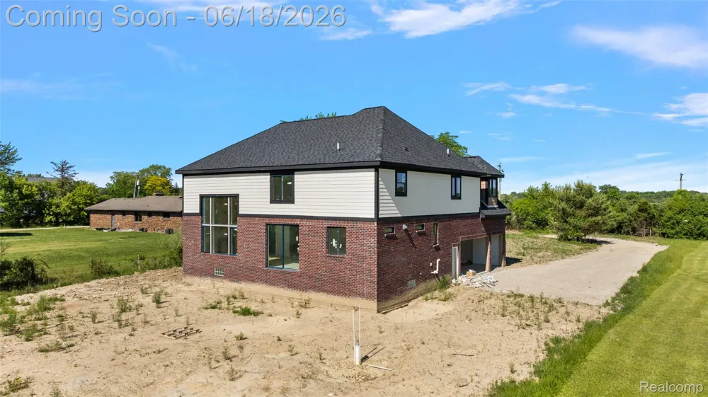 60637 Schoenherr Road Road Washington Township, MI 48094