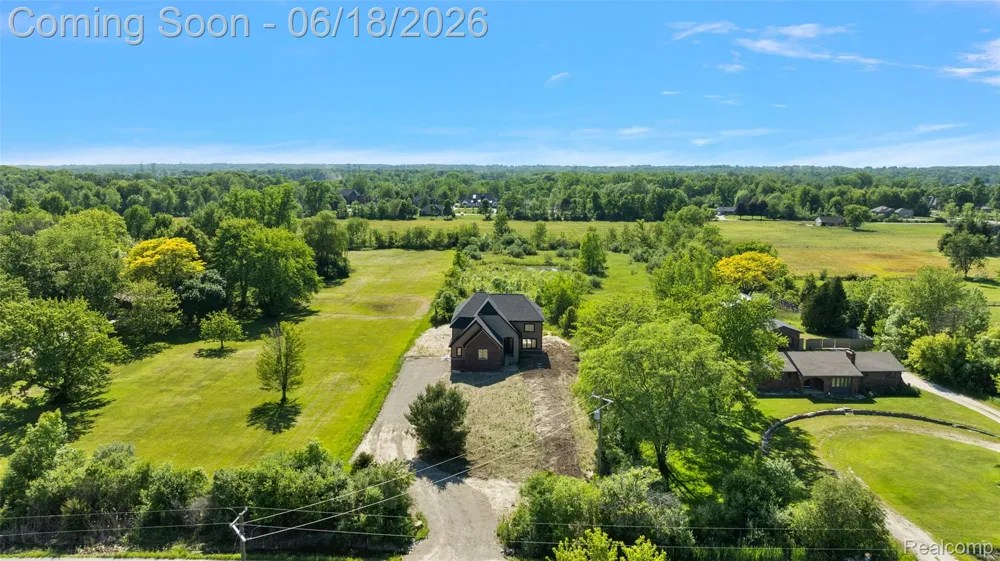 60637 Schoenherr Road Road Washington Township, MI 48094
