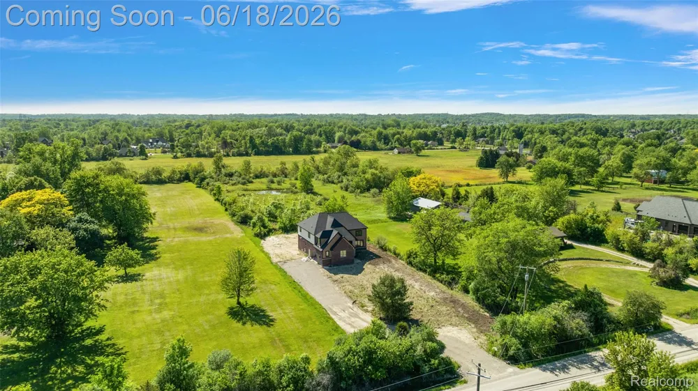 60637 Schoenherr Road Road Washington Township, MI 48094