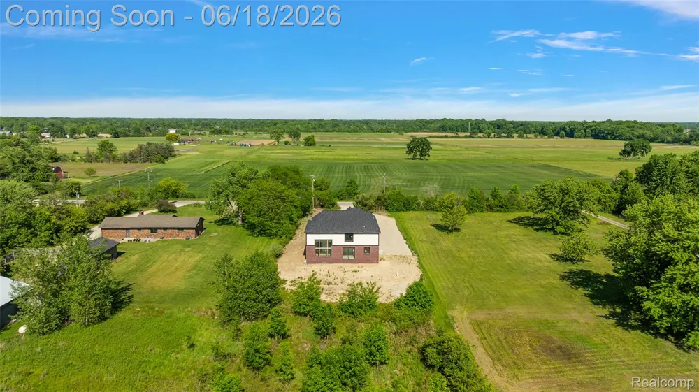60637 Schoenherr Road Road Washington Township, MI 48094