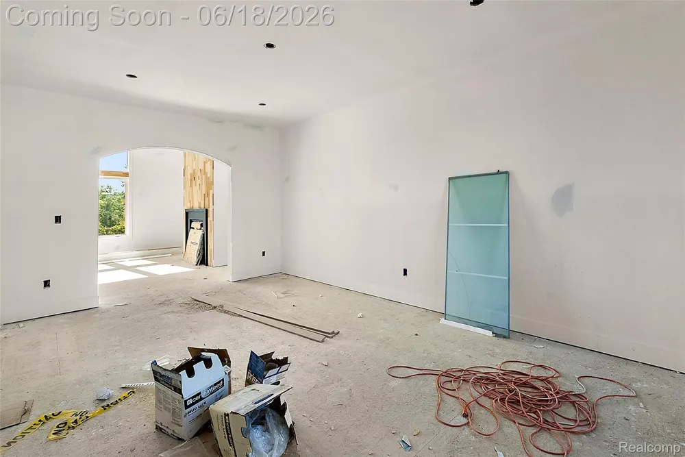 60637 Schoenherr Road Road Washington Township, MI 48094