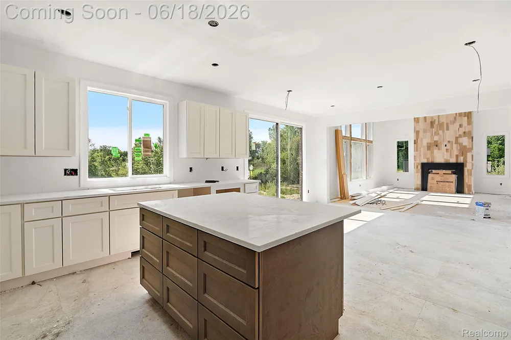60637 Schoenherr Road Road Washington Township, MI 48094