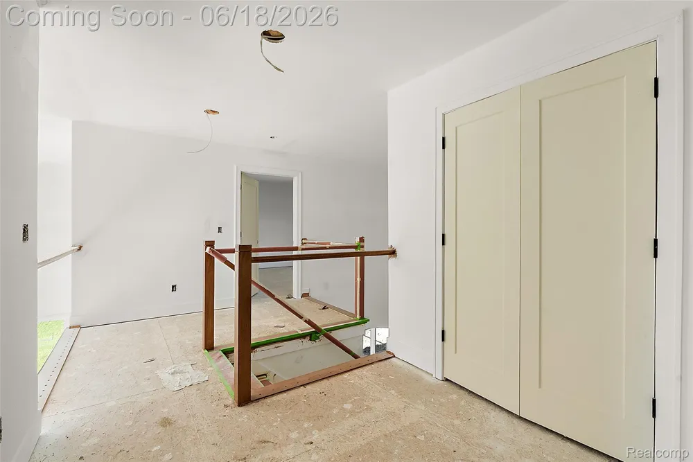 60637 Schoenherr Road Road Washington Township, MI 48094