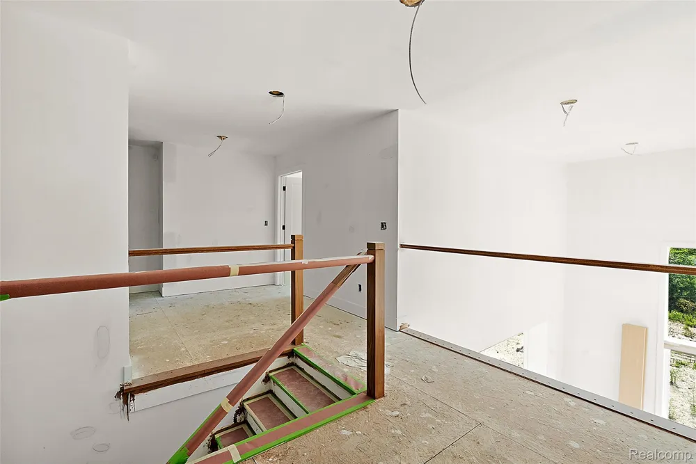 60637 Schoenherr Road Road Washington Township, MI 48094