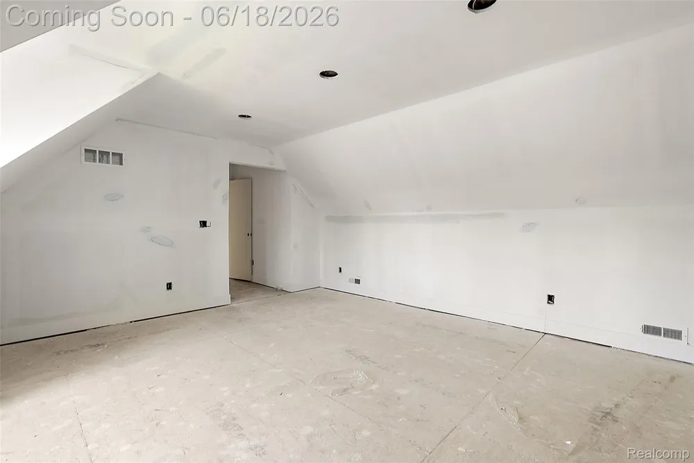60637 Schoenherr Road Road Washington Township, MI 48094