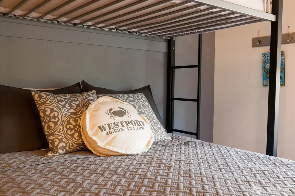 1040 W Hancock Avenue Westport, WA 98595