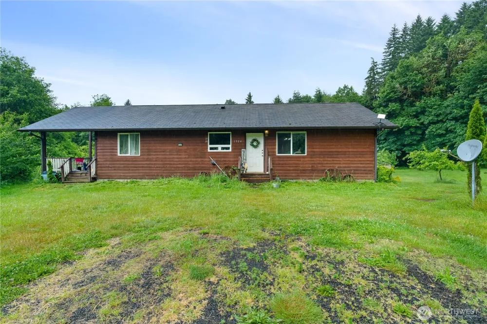 1904 North River Road Cosmopolis, WA 98537