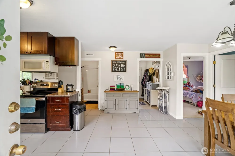 1904 North River Road Cosmopolis, WA 98537