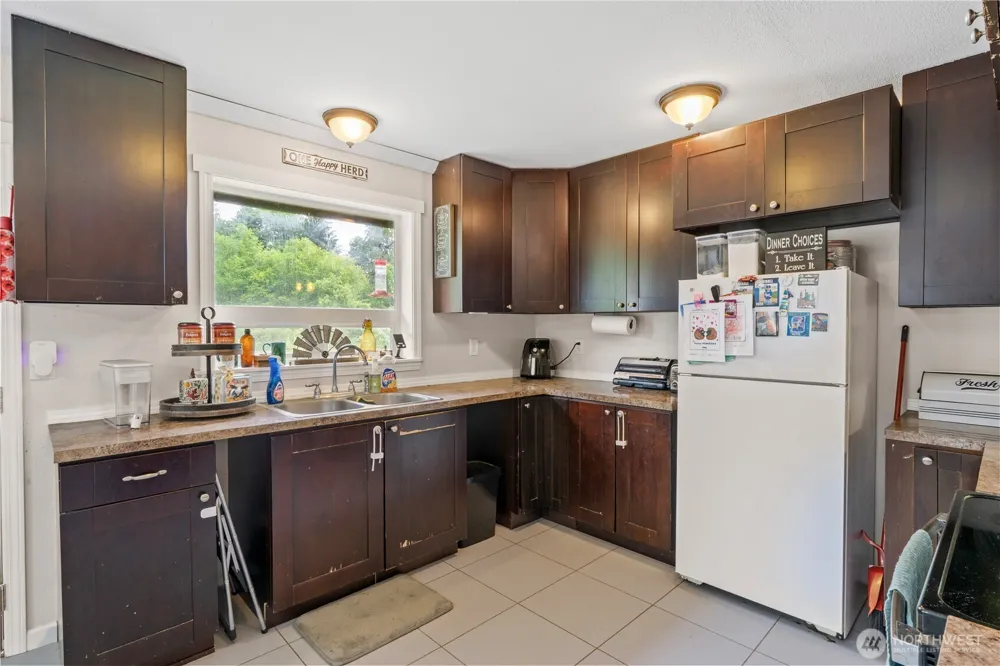 1904 North River Road Cosmopolis, WA 98537